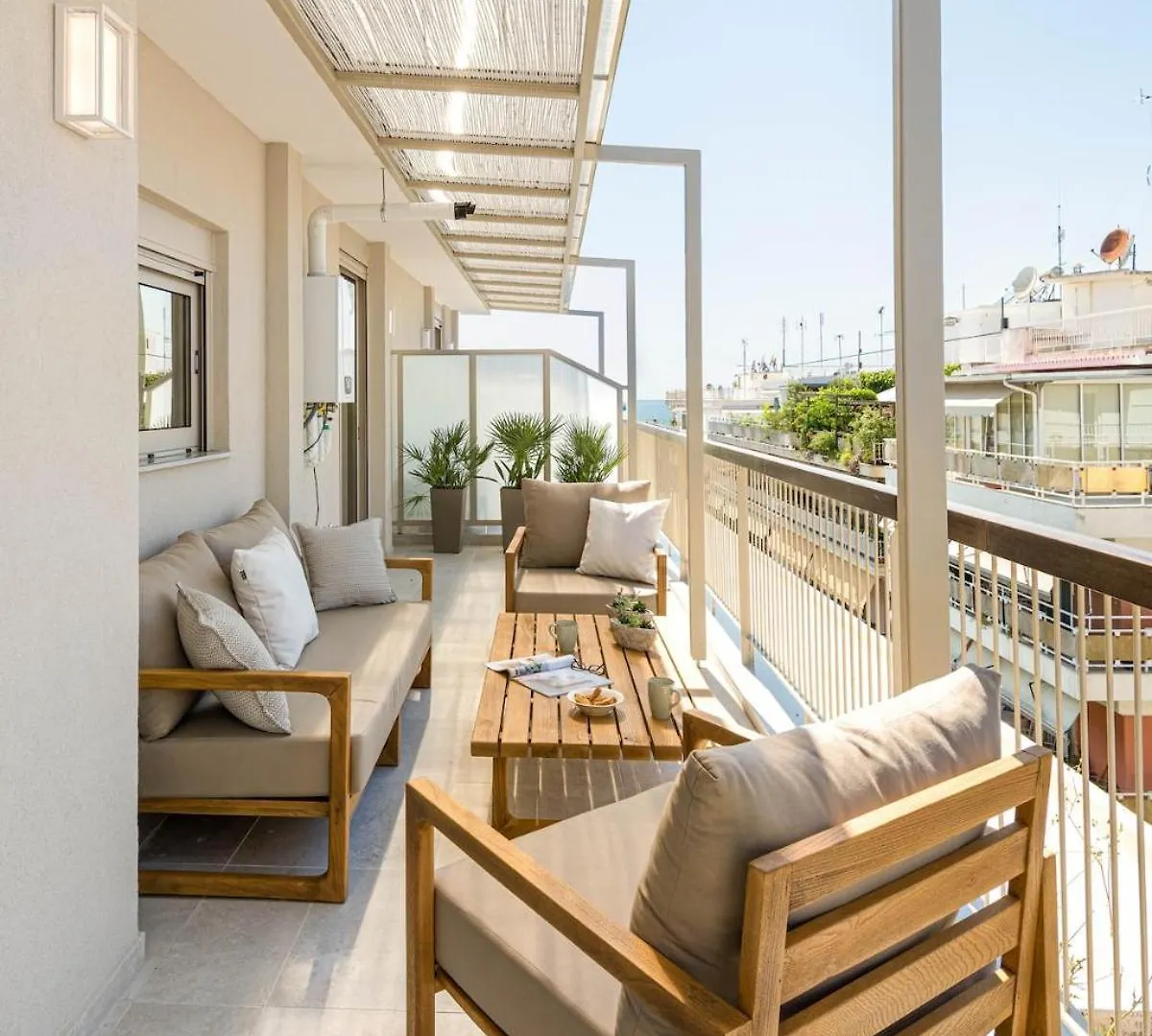Апартаменты Gorgeous Exclusive Penthouse Next To The Seafront Салоники